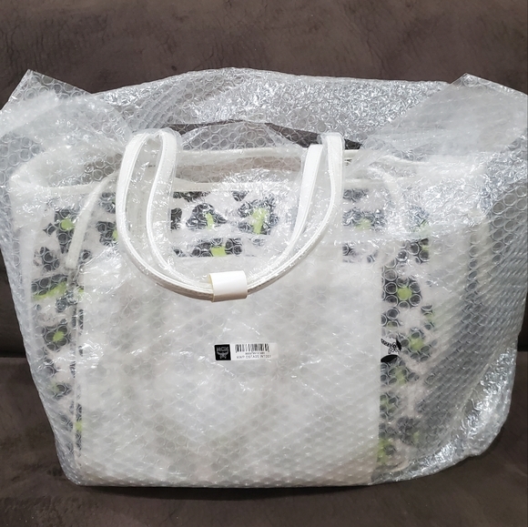 MCM White Leopard Visetos Leather shopper WITH POUCH - Picture 7 of 16